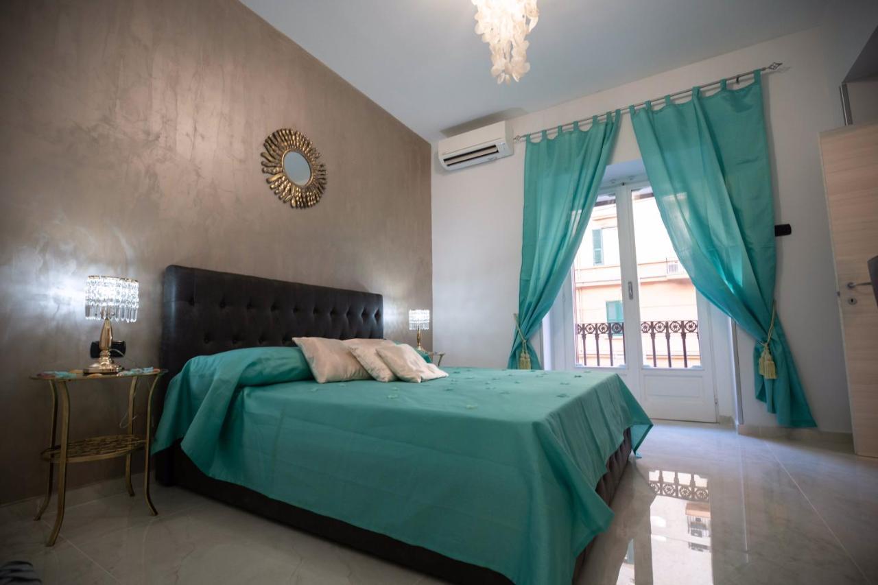 New In!Amalie At Santa Lucia Apartamento Nápoles Exterior foto